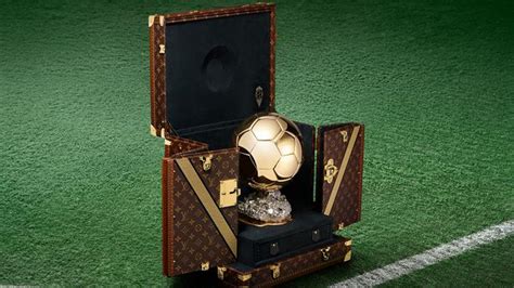 pallone da calcio louis vuitton costo|Louis Vuitton diventa partner del Pallone d’oro.